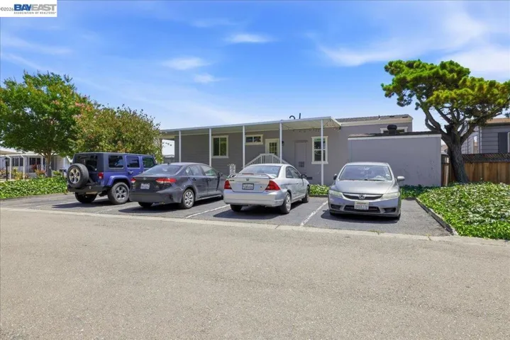 27915 Pueblo Springs, Hayward, California 94545