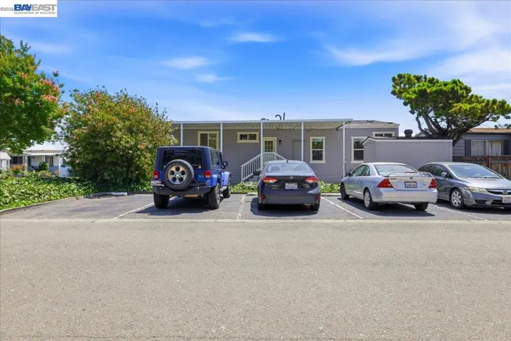 27915 Pueblo Springs, Hayward, California 94545