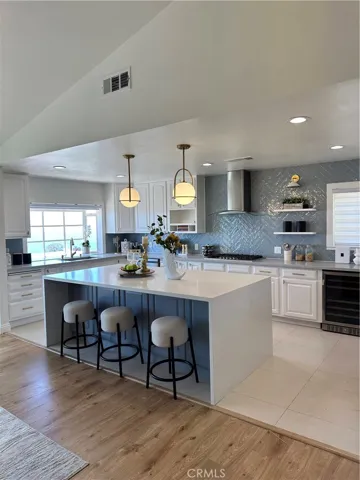 Kitchen with center island