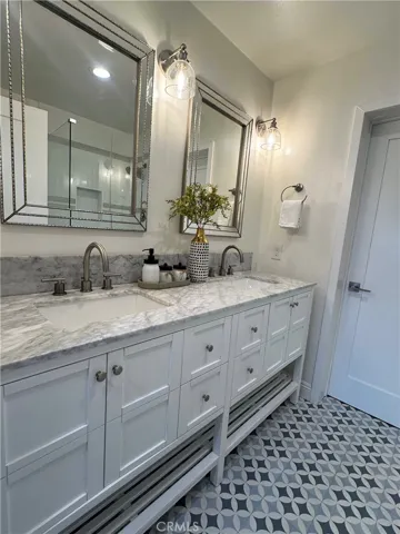 3rd share bathroom