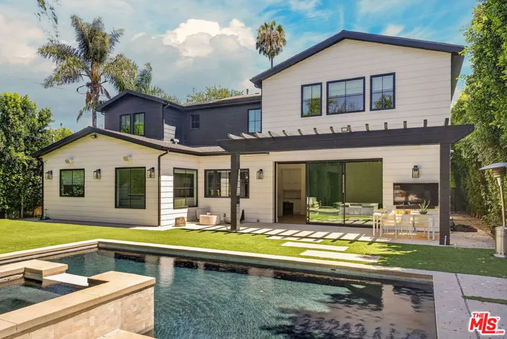 14713 Huston Street, Los Angeles, California 91403
