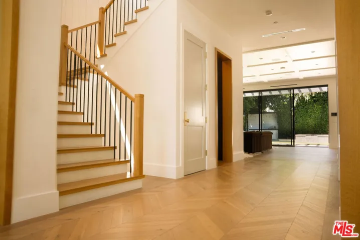 14713 Huston Street, Los Angeles, California 91403
