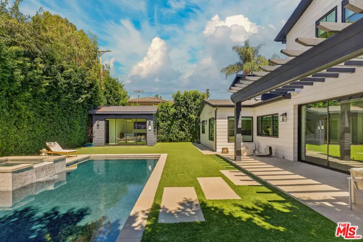 14713 Huston Street, Los Angeles, California 91403