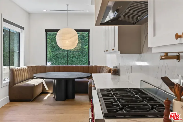 14713 Huston Street, Los Angeles, California 91403