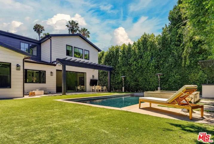 14713 Huston Street, Los Angeles, California 91403