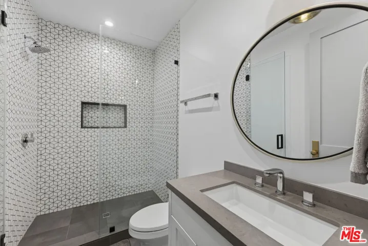 14713 Huston Street, Los Angeles, California 91403