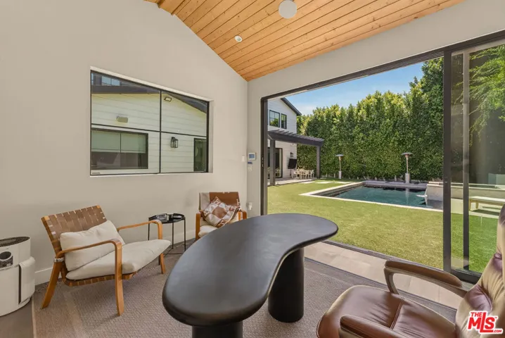 14713 Huston Street, Los Angeles, California 91403