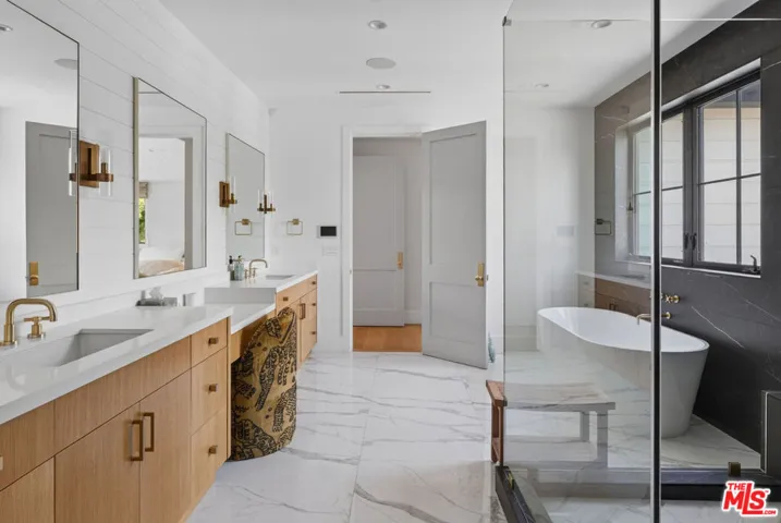 14713 Huston Street, Los Angeles, California 91403