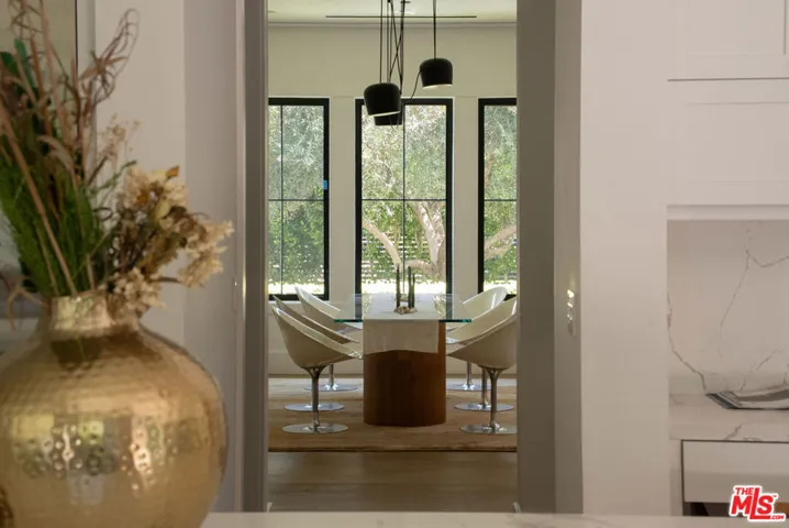 14713 Huston Street, Los Angeles, California 91403