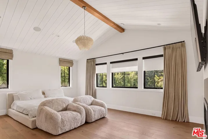 14713 Huston Street, Los Angeles, California 91403