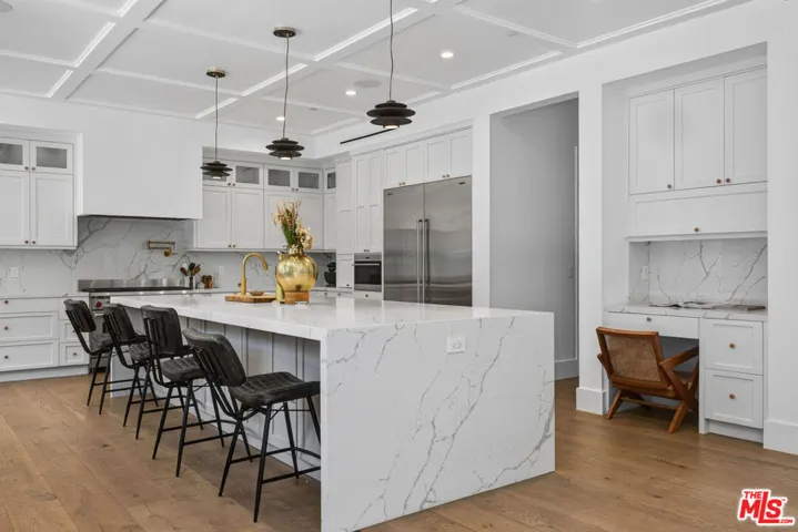 14713 Huston Street, Los Angeles, California 91403