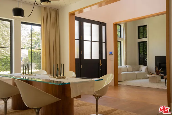 14713 Huston Street, Los Angeles, California 91403
