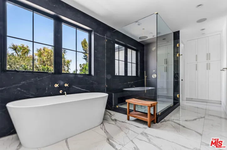 14713 Huston Street, Los Angeles, California 91403