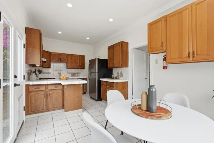 667 London Street, San Francisco, California 94112