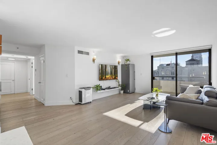 600 W 9th Street 1214, Los Angeles, California 90015