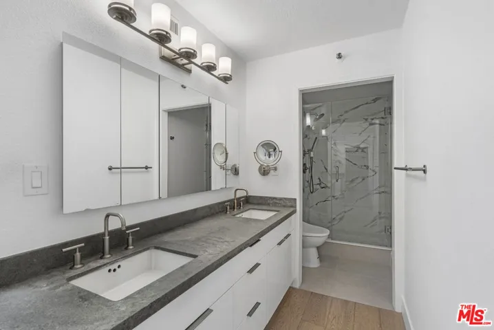 600 W 9th Street 1214, Los Angeles, California 90015