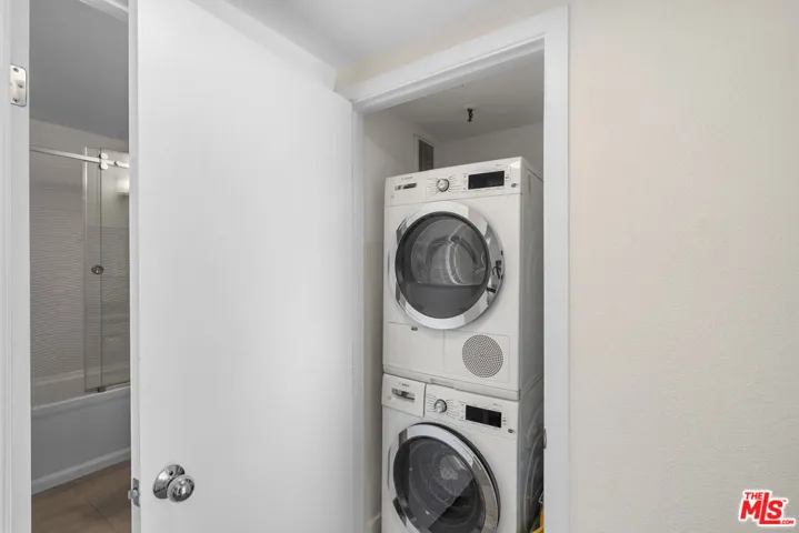 600 W 9th Street 1214, Los Angeles, California 90015