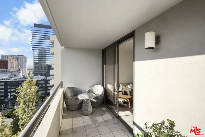 600 W 9th Street 1214, Los Angeles, California 90015