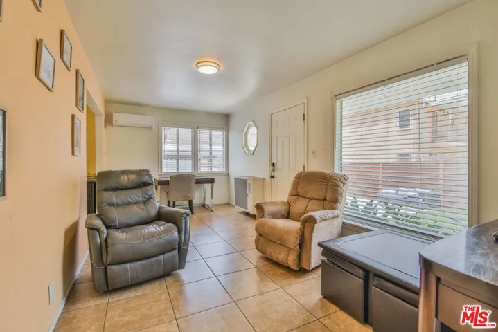 1817 17th Street, Santa Monica, California 90404