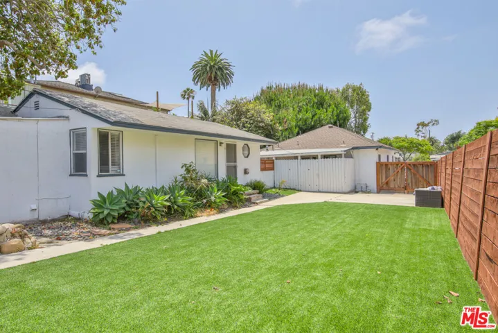 1817 17th Street, Santa Monica, California 90404