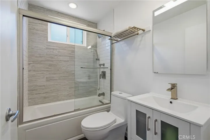 7815 Faust, West Hills, California 91304