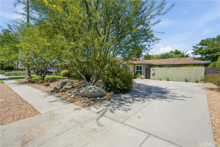 7815 Faust, West Hills, California 91304