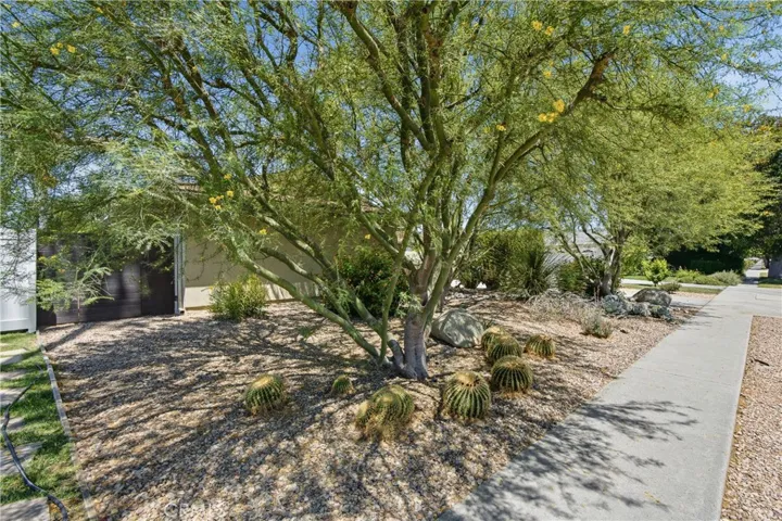 7815 Faust, West Hills, California 91304