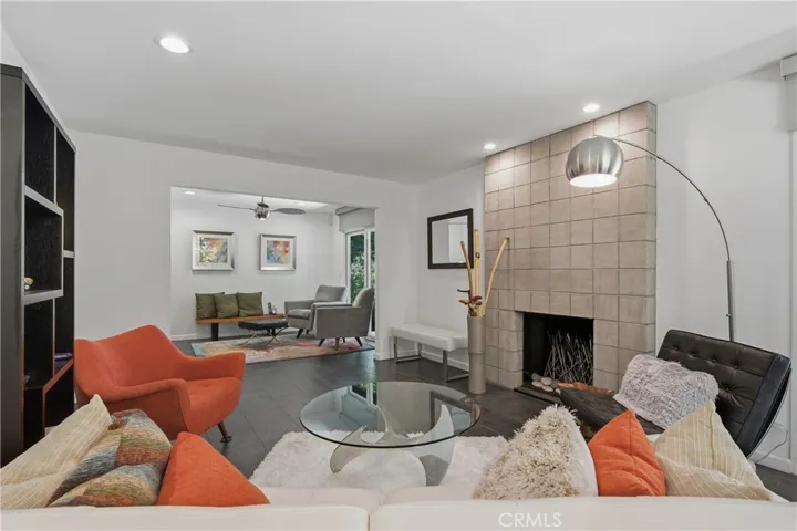 7815 Faust, West Hills, California 91304