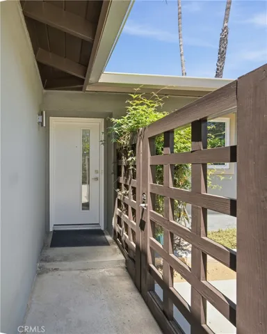7815 Faust, West Hills, California 91304