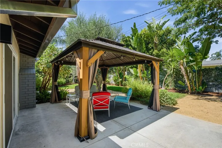 7815 Faust, West Hills, California 91304