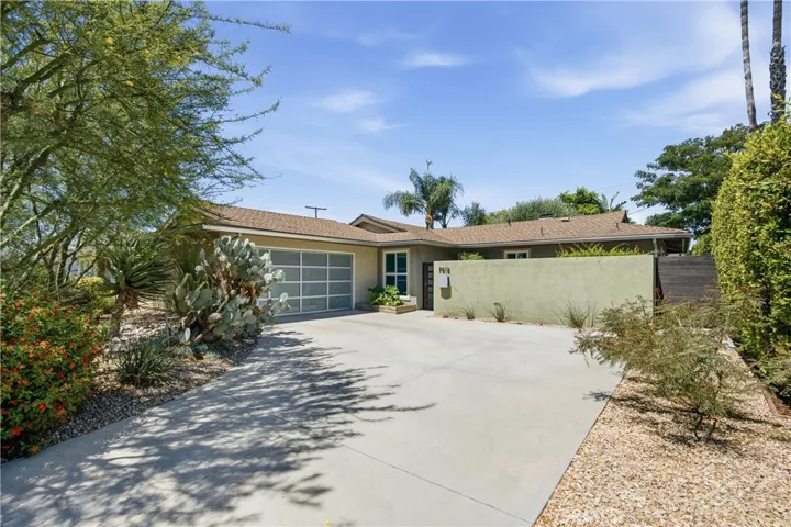 7815 Faust, West Hills, California 91304