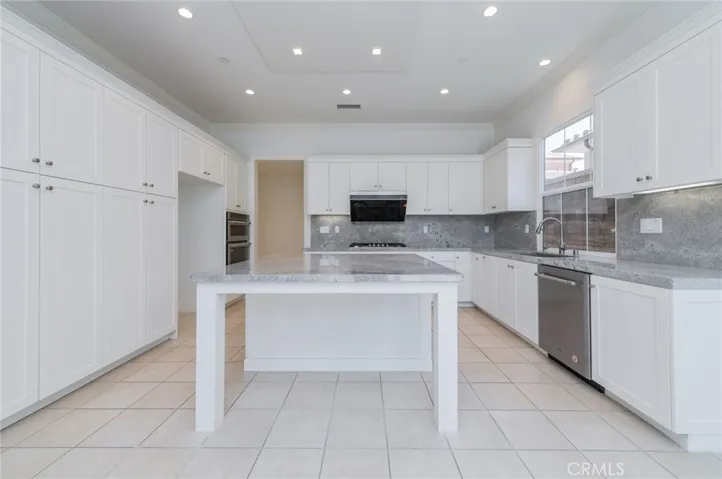 60 Quentin, Irvine, California 92620