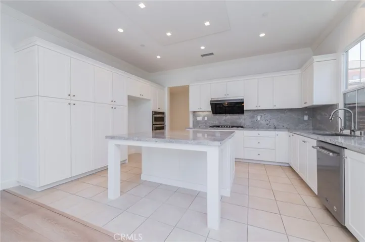 60 Quentin, Irvine, California 92620