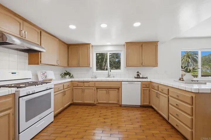 217 Camille Way, Vista, California 92083