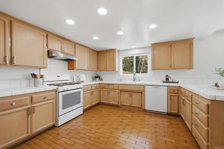 217 Camille Way, Vista, California 92083