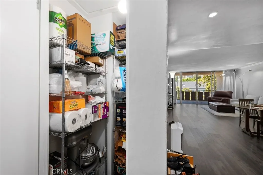 Good closet/storage space