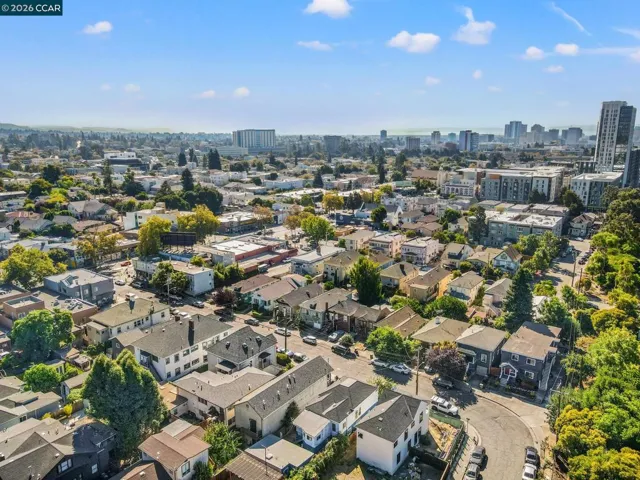 557 43rd St, Oakland, California 94609