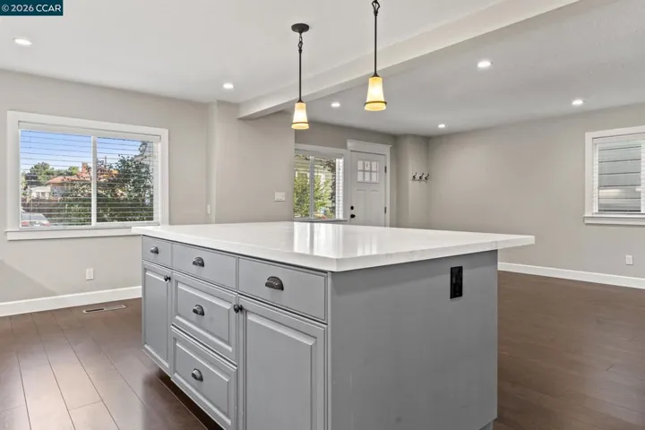 557 43rd St, Oakland, California 94609