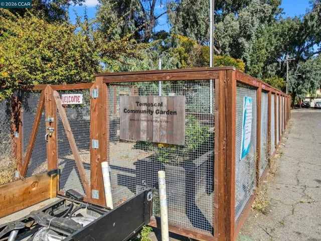 557 43rd St, Oakland, California 94609