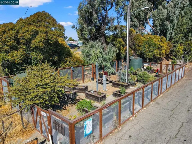 557 43rd St, Oakland, California 94609