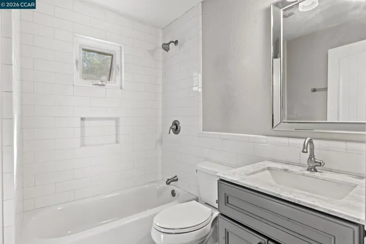 557 43rd St, Oakland, California 94609