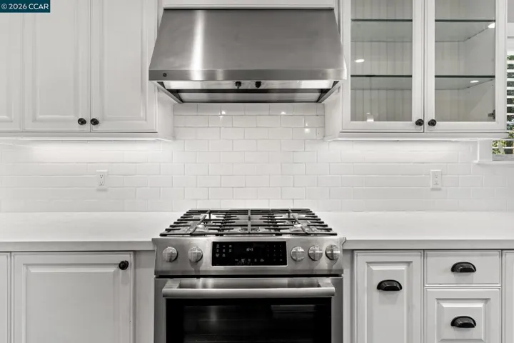 557 43rd St, Oakland, California 94609