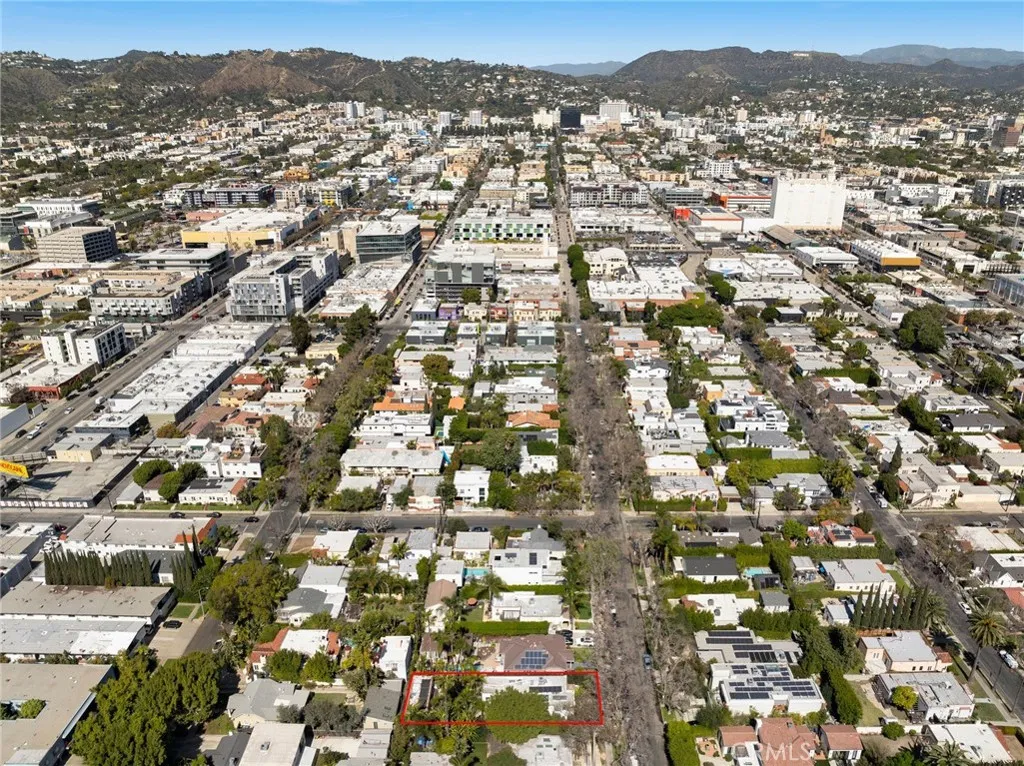 Facing HOLLYWOOD Sign