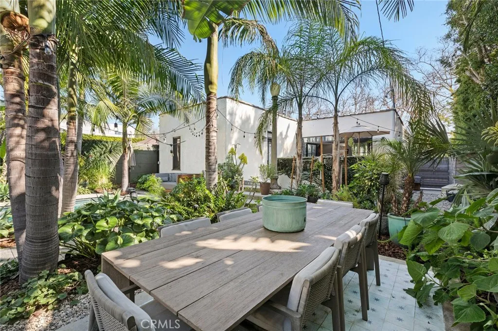 Outdoor Dining Area