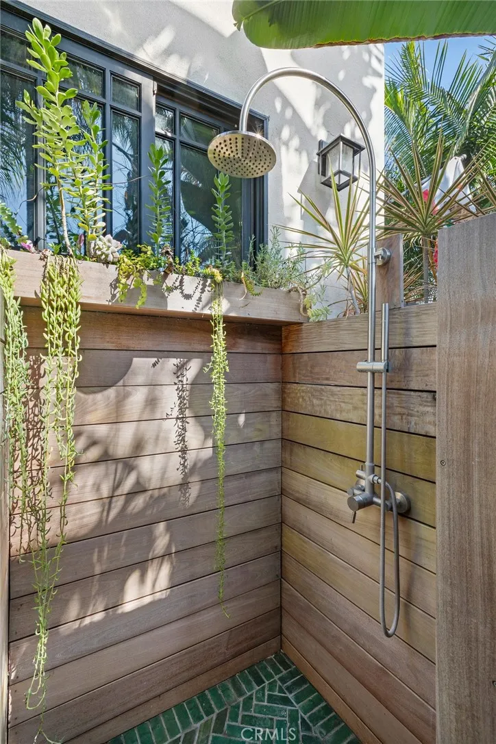Outdoor Shower - Back House