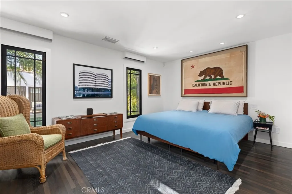 Primary Bedroom - Front House