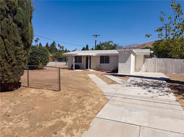 415 E Indian School, Banning, California 92220