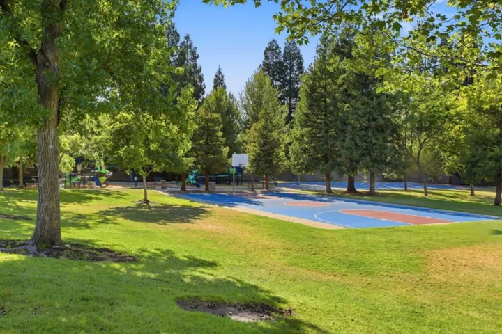 560 Tawny Drive, Pleasanton, California 94566