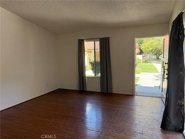 10425 Larwin Avenue, Los Angeles, California 91311