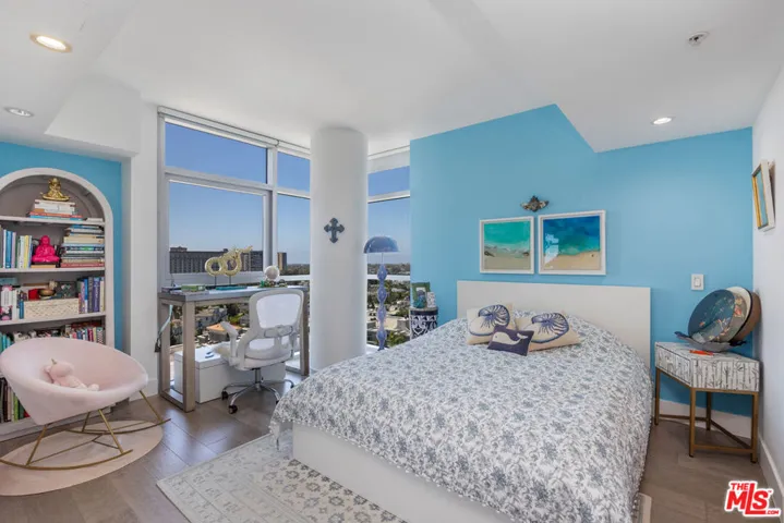 13700 Marina Pointe Drive 1016, Marina Del Rey, California 90292